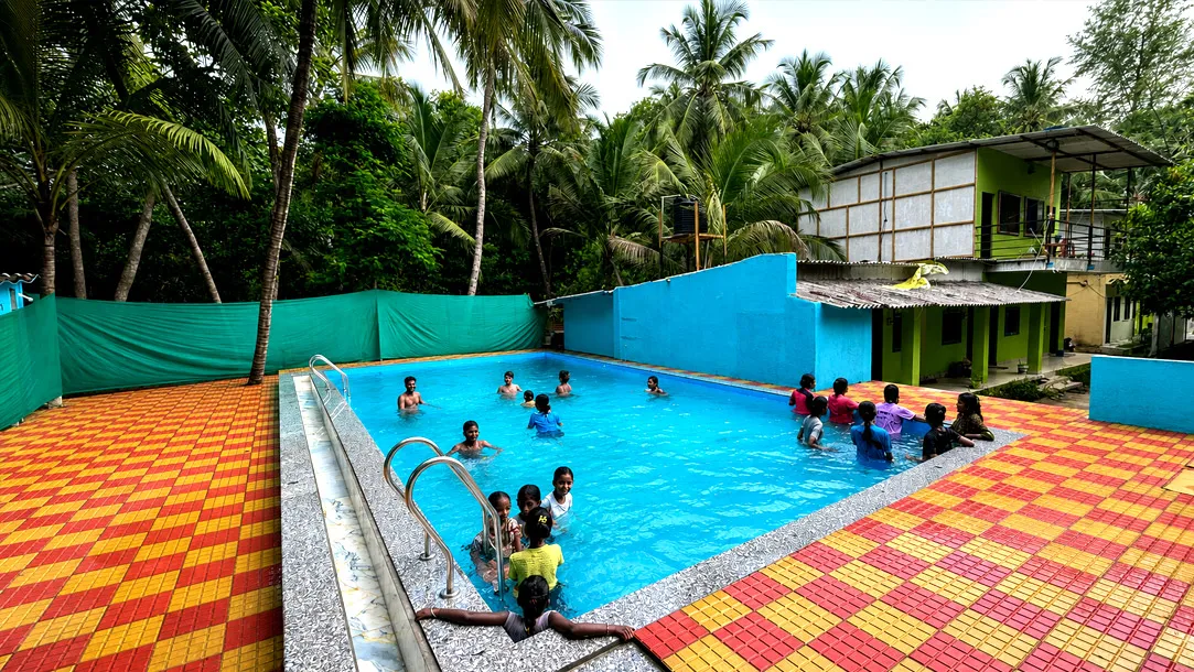 swimming pool